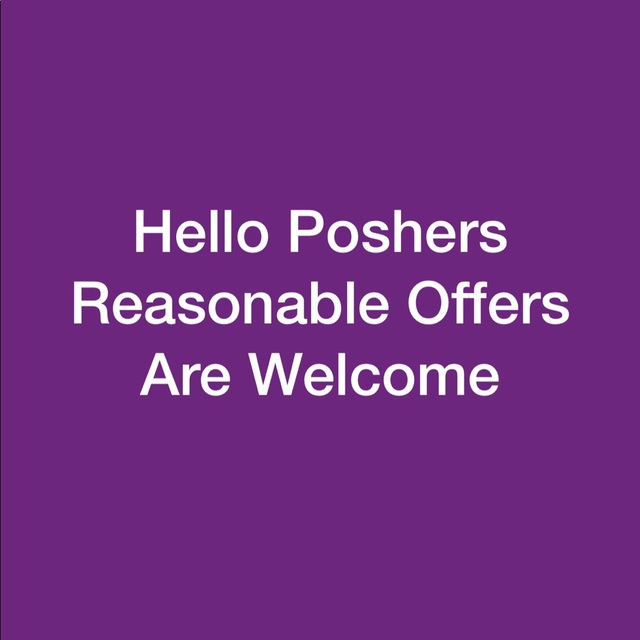 Poshmark banner for @lyls